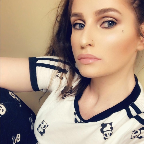 Meet your Posher, Brandi - Picture 5 of 7